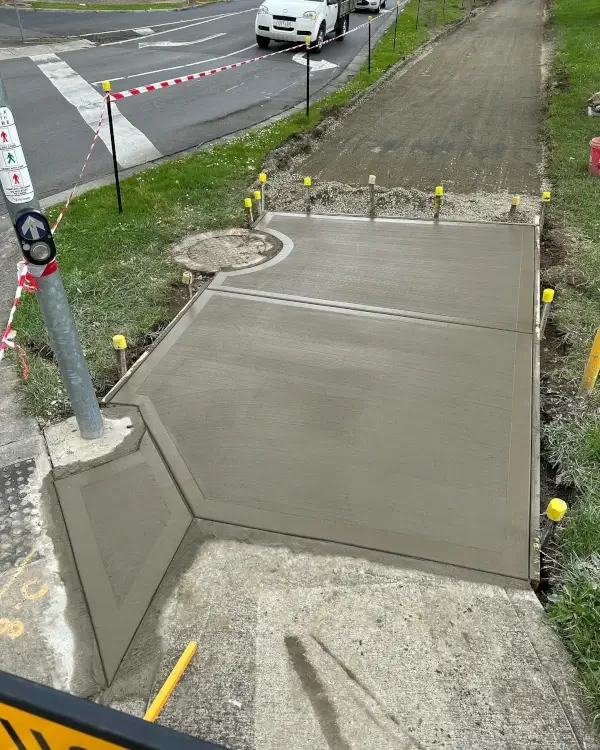 exposed aggregate concrete walkway